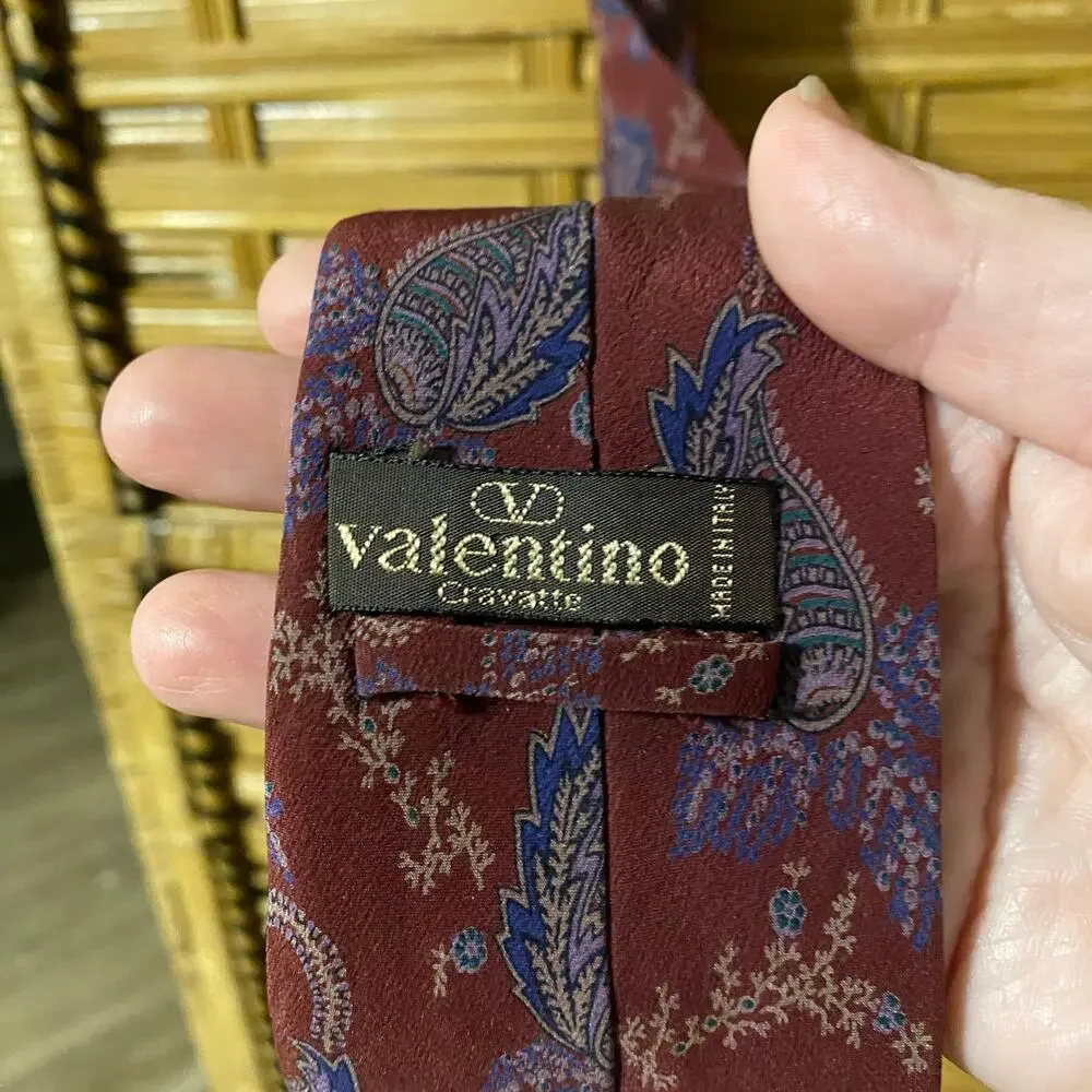 Valentino Cravatte 100% Silk Tie Paisley Handmade in Italy Vintage Designer